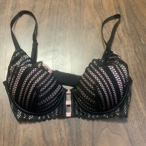 Sexy Victoria’s Secret Push-up Bra